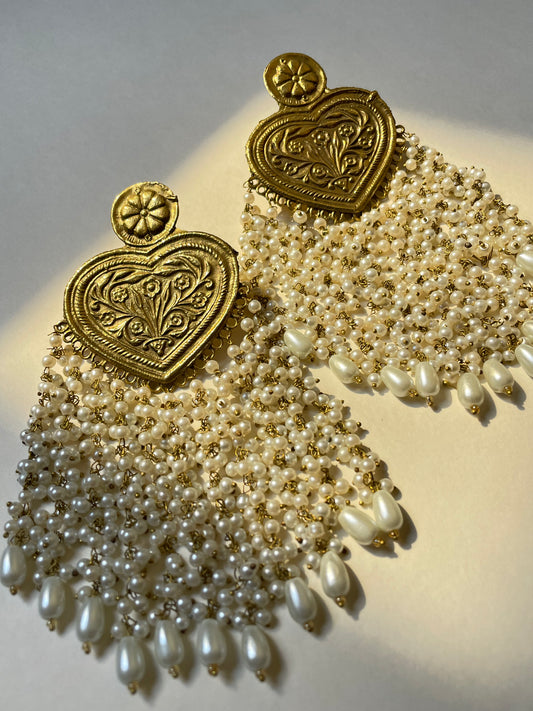 Naina heart earrings